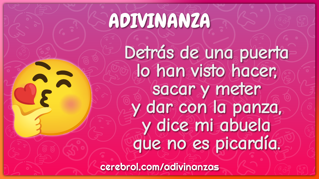 Detrás de una puerta lo han visto hacer, sacar y meter y dar con la...